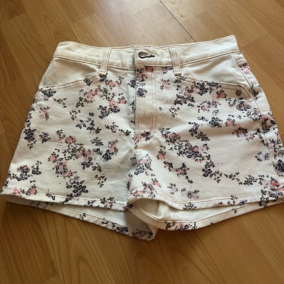 Floral Shorts - Picture 1 of 2